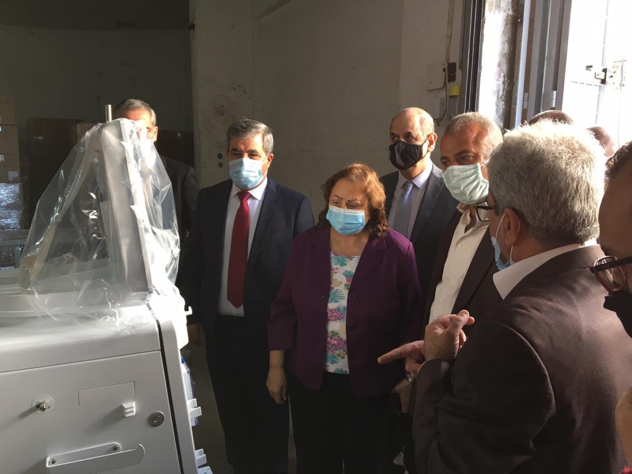 تسلم معدات طبية